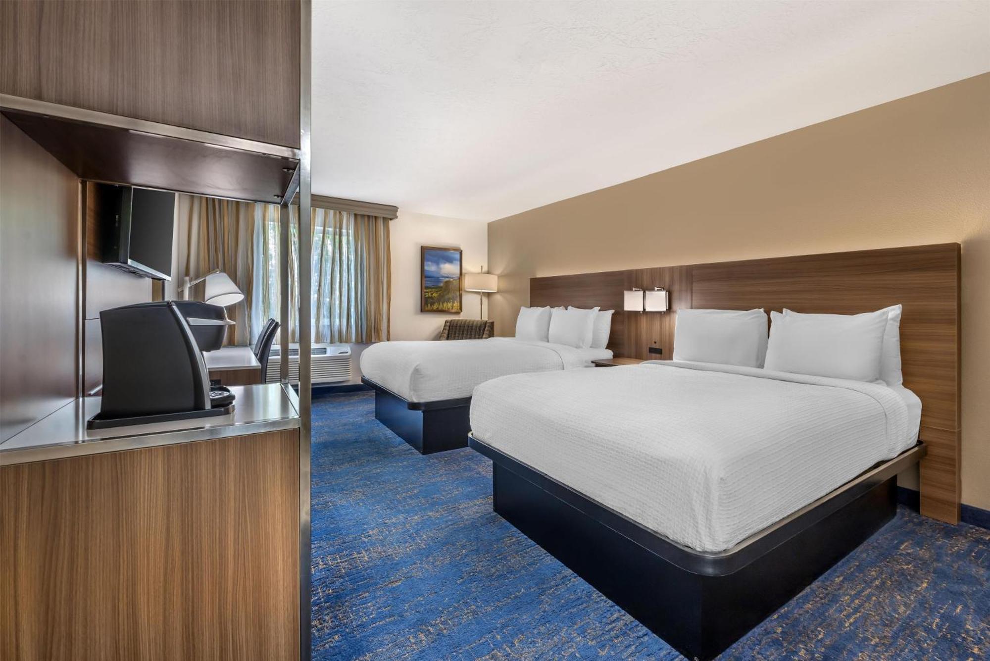 Queen Room with Two Queen Beds - Non-Smoking